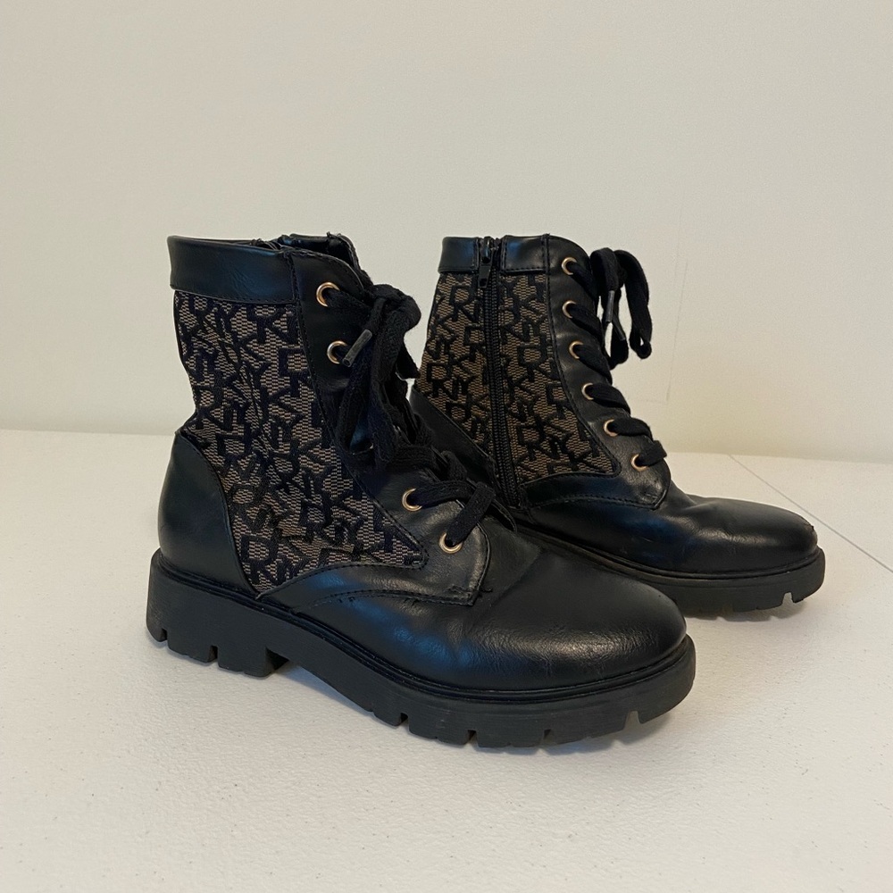 DKNY girl’s Sia Jacquard boots — size 1